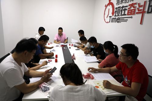 市商務局推動電商企業信用體系建設，組織簽訂跨境電子商務信用承諾書