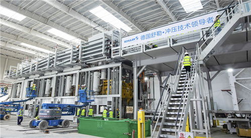探秘恒大“黑燈工廠” 全機器人作業的酷炫未來